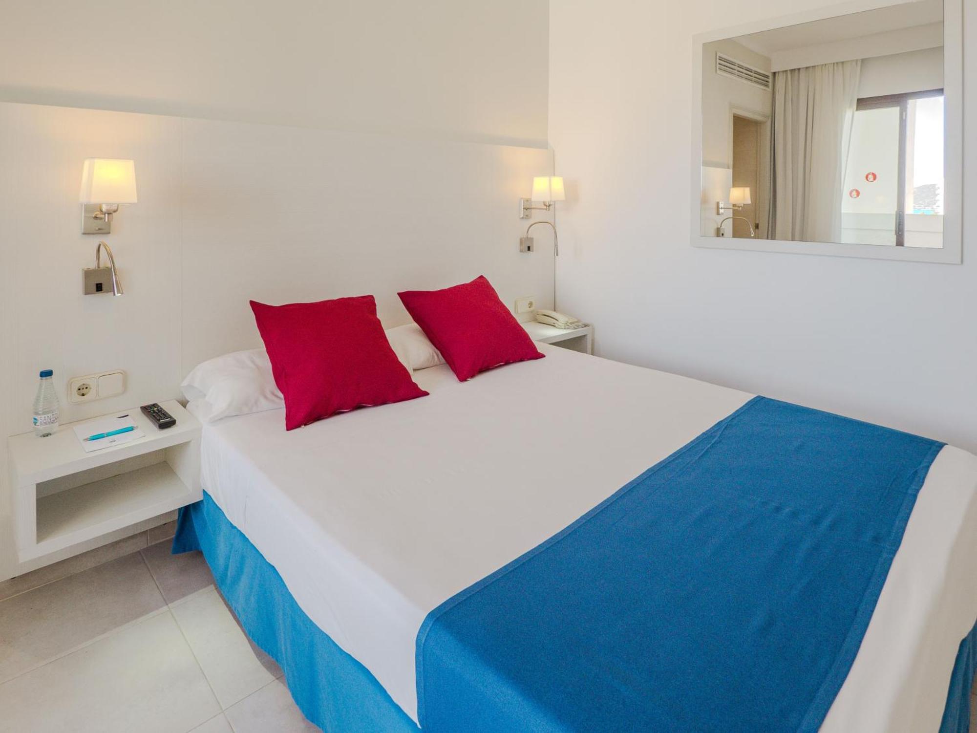 Hotel La Santa Maria Cala Millor  Luaran gambar