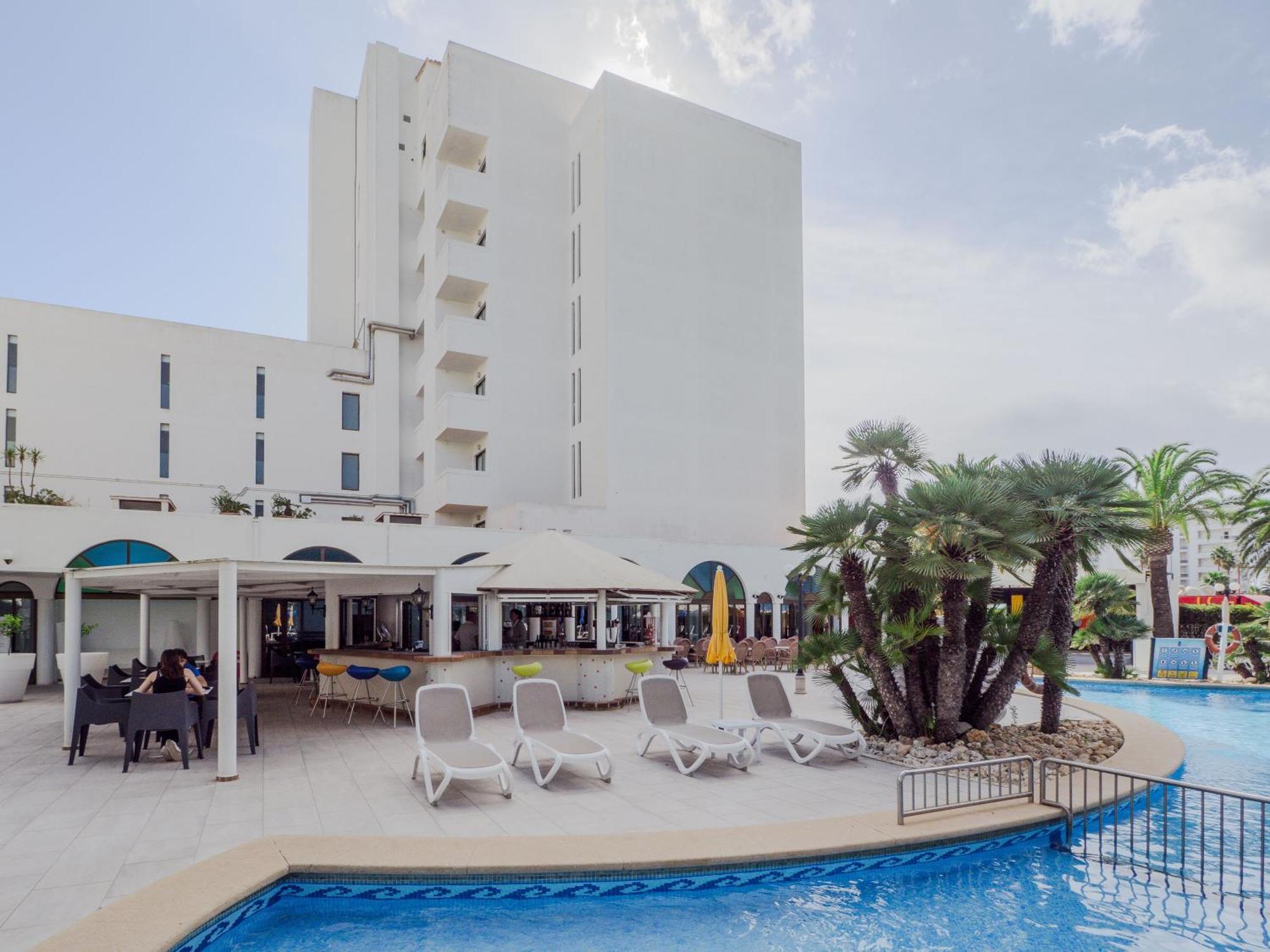 Hotel La Santa Maria Cala Millor  Luaran gambar